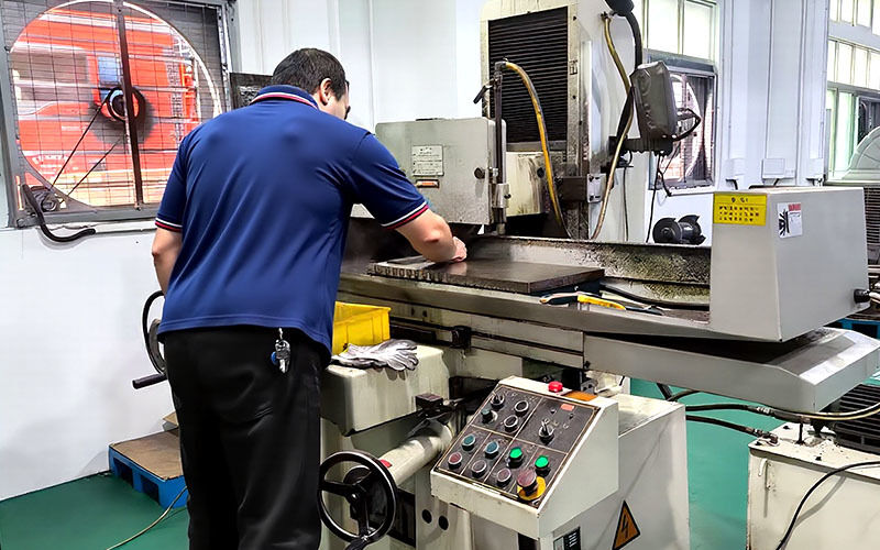 Dongguan Zhongwei Metal Products Co., Ltd γραμμή παραγωγής του κατασκευαστή